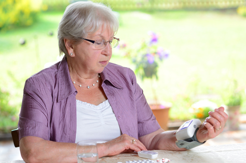 Mät blodtrycket på egen hand – optimera läkemedelsdosen bättre